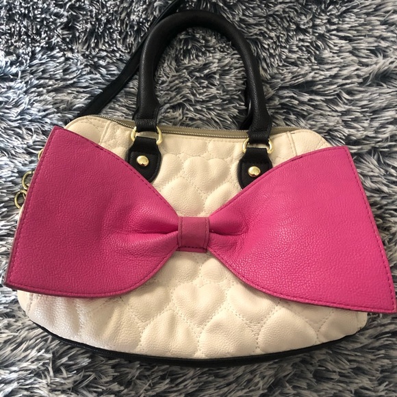 Betsey Johnson Handbags - Betsey Johnson White Black Bow Handbag! Project bag! See details